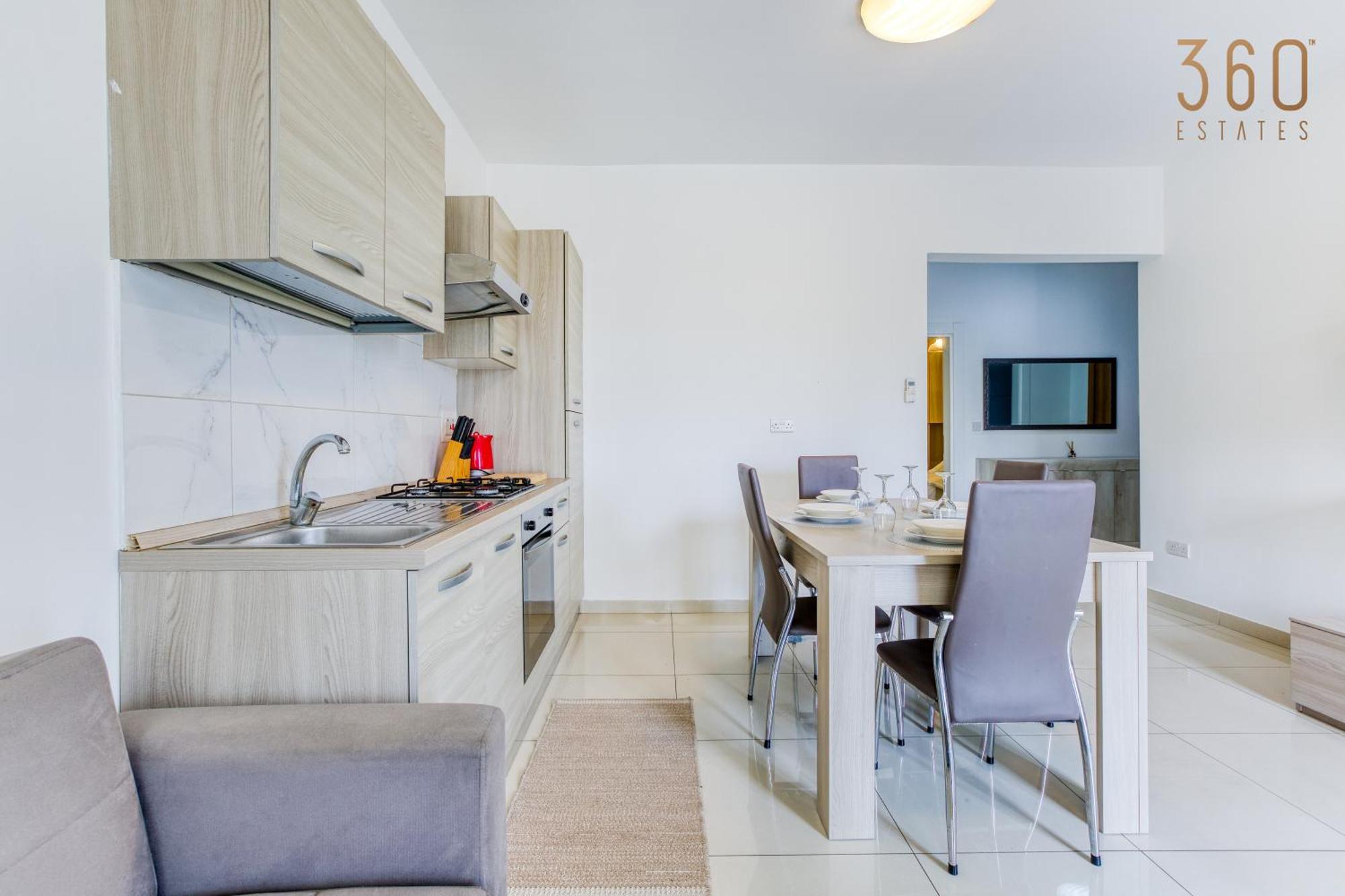Charming 2br With Private Balcony By 360 Estates *