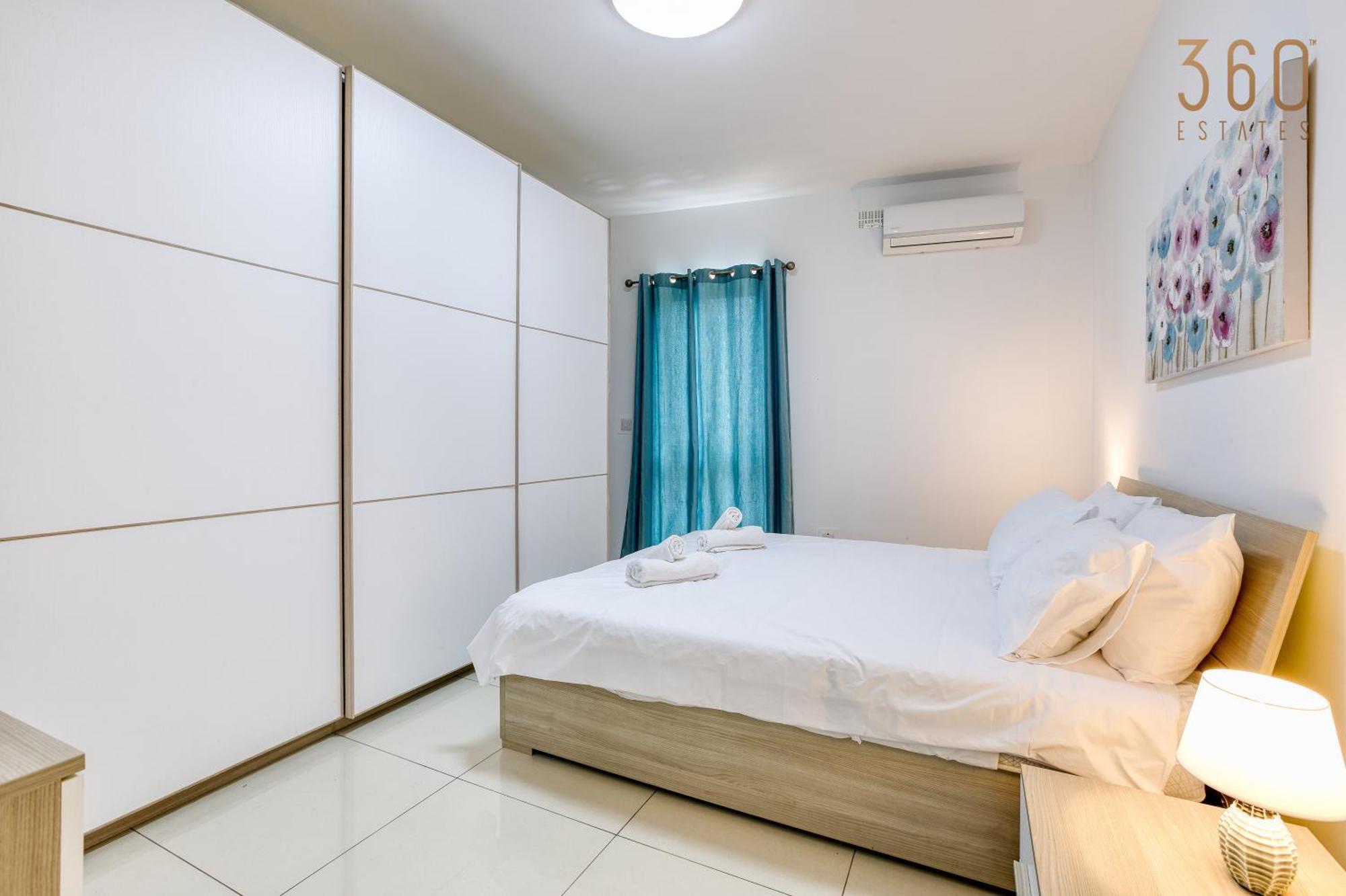 Charming 2br With Private Balcony By 360 Estates Apartment *