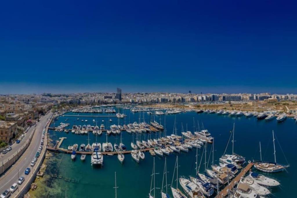 Apartment Charming 2br With Private Balcony By 360 Estates *