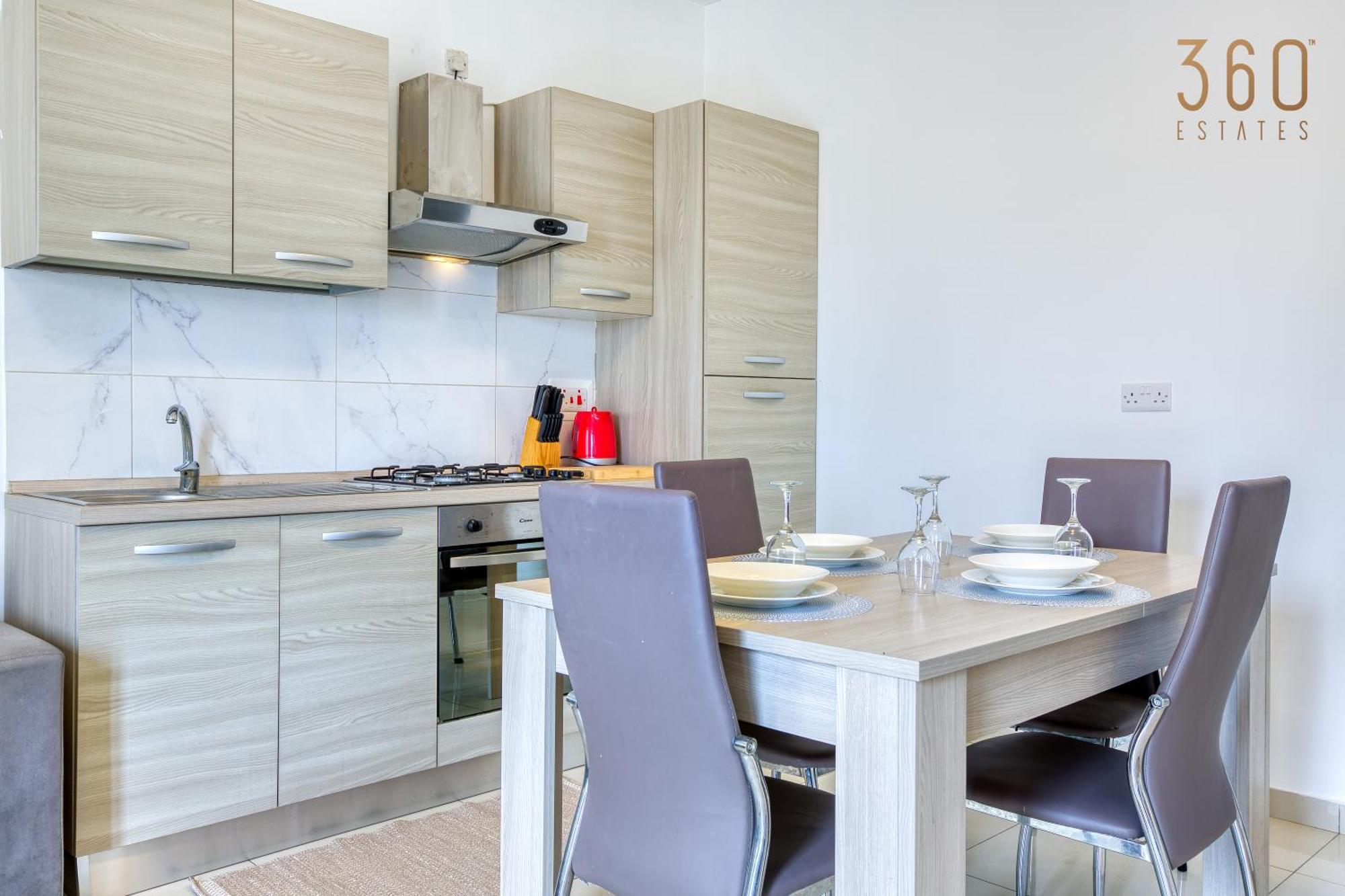Charming 2br With Private Balcony By 360 Estates